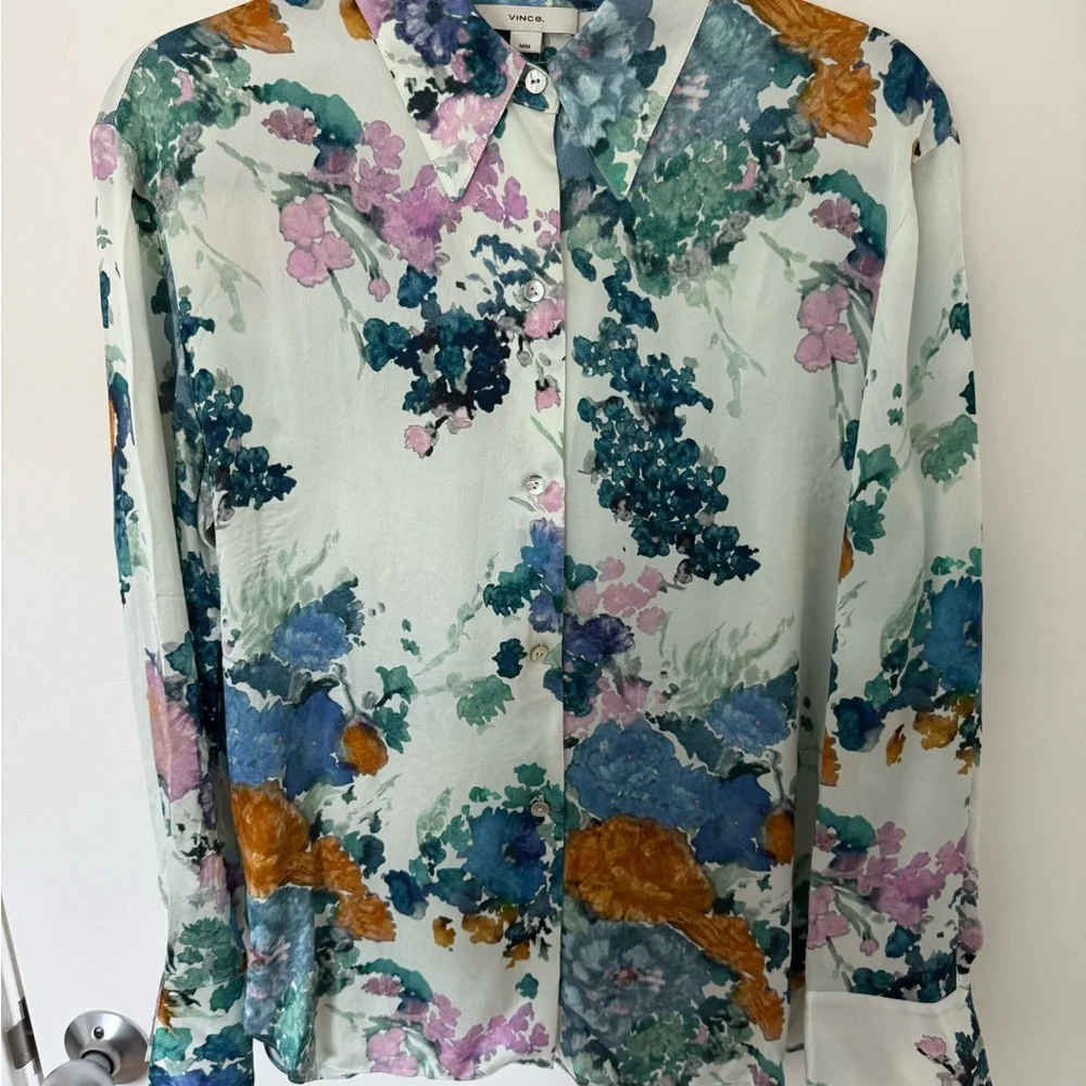 Vince. Silk Floral Print Button-Up Blouse - Picture 1 of 4